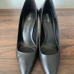 MICHAEL Michael Kors Black Pointed-Toe Leather Pumps